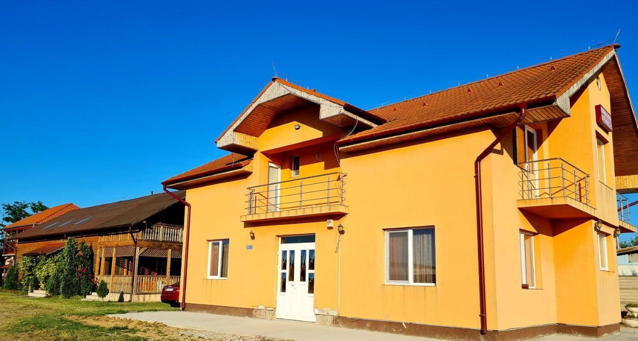 Pensiunea Sanziana Oradea Exterior foto