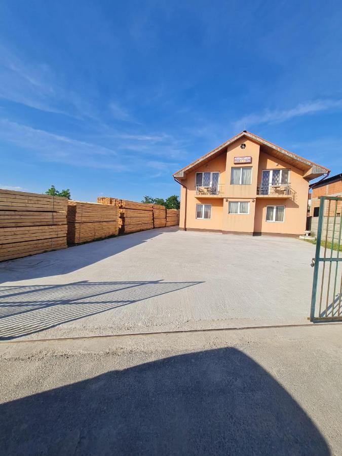 Pensiunea Sanziana Oradea Exterior foto